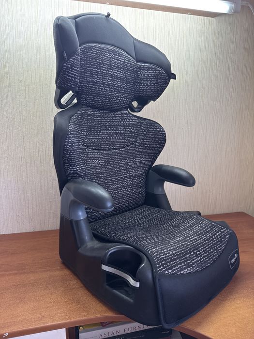 Продам автокресло - бустер