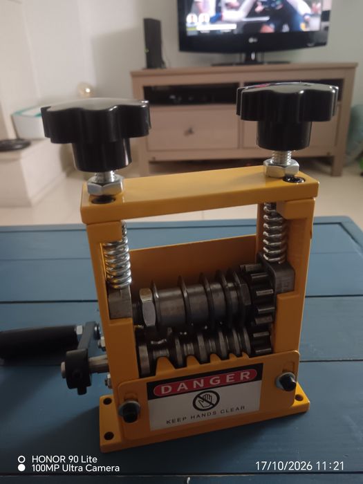 Máquina descarnar fio