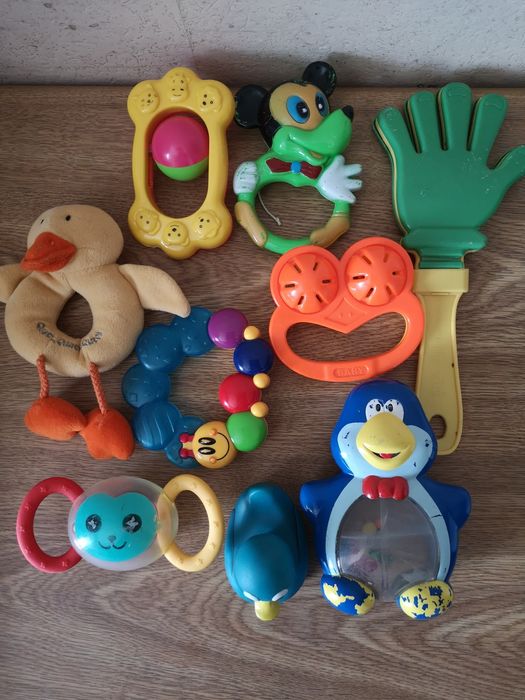 Продам набор погремушек