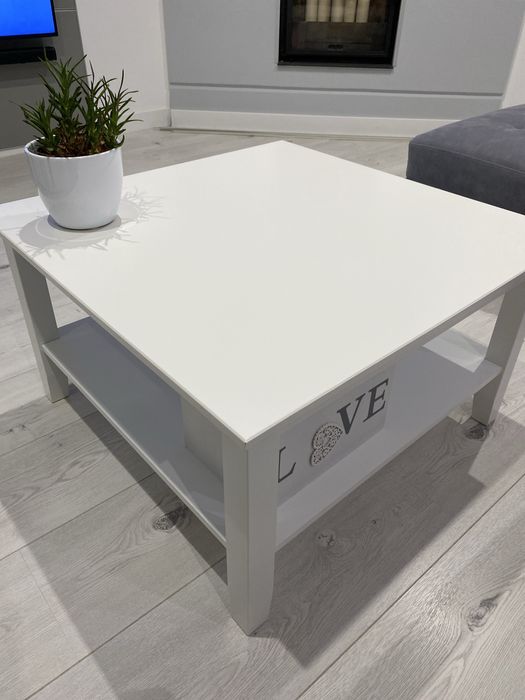 Okazyjnie biały stolik do salonu Jysk