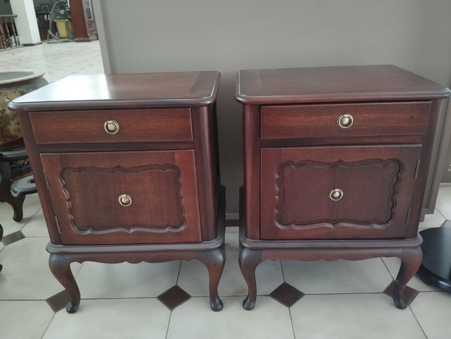 Mesinha de cabeceira Queen anne