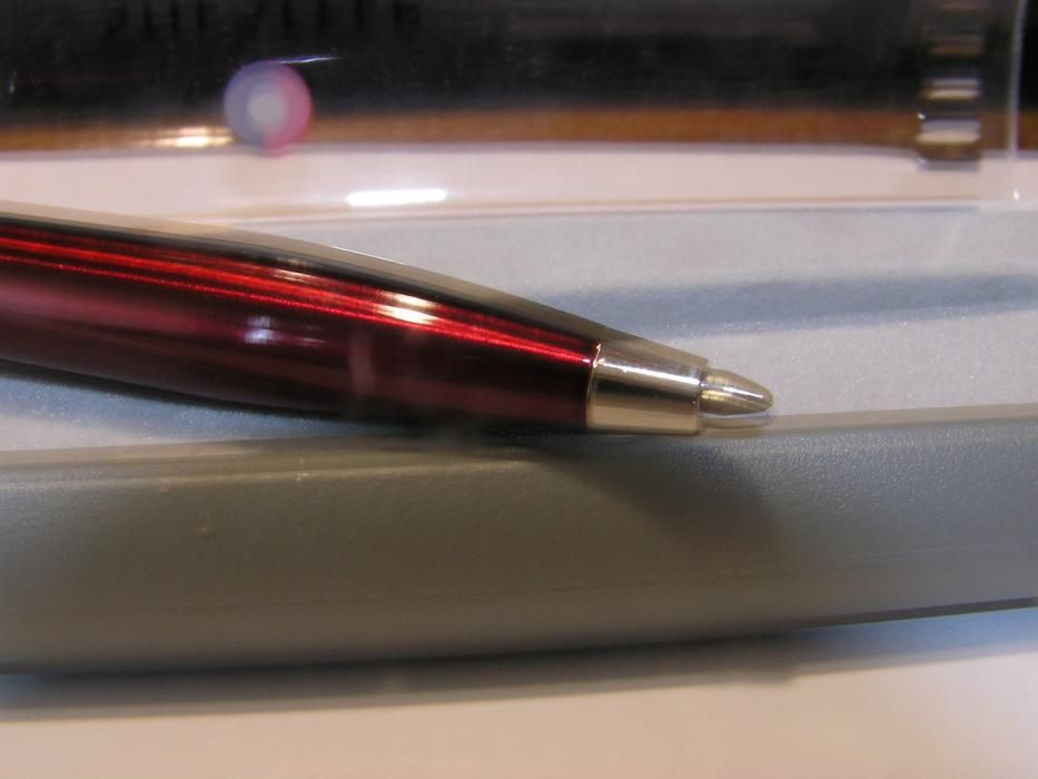 4. Esferográfica Sheaffer (nova e de coleção)