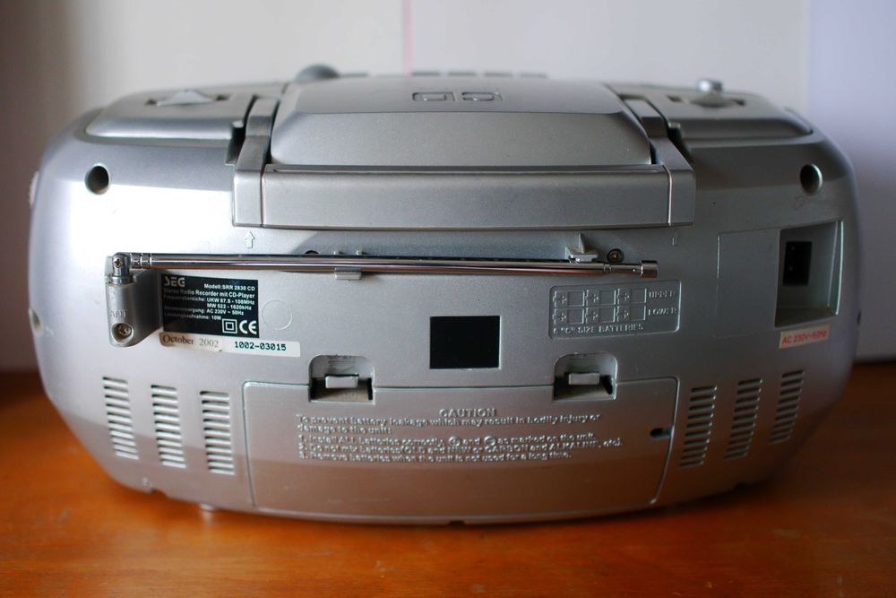 Магнитола SEG - SRR 2830 CD/ Clatronic SRR200 / Радіоприймач Selena B215
