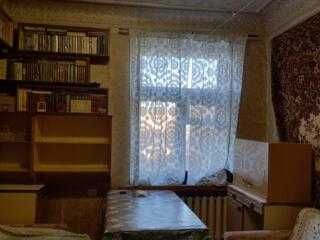 Сдам в аренду комнату в 3-х к.кварт, для девушки, в Центре 1800грн