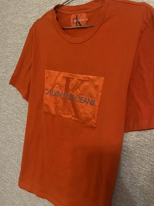 Футболка Calvin Klein size L , стан як новий , оригінал