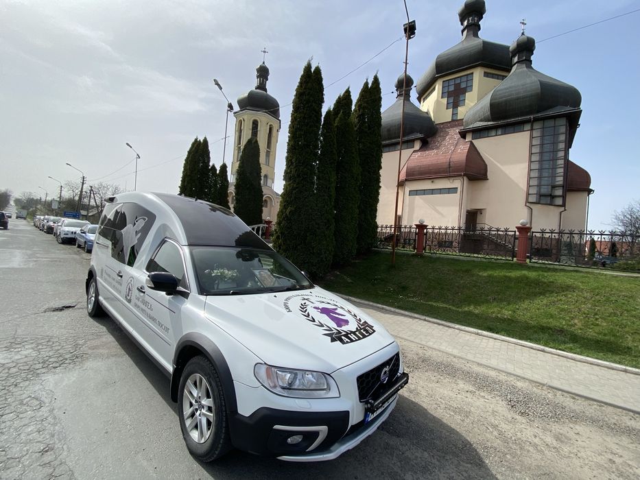 Послуги катафалка, Перевезення тіл, організація похорону.