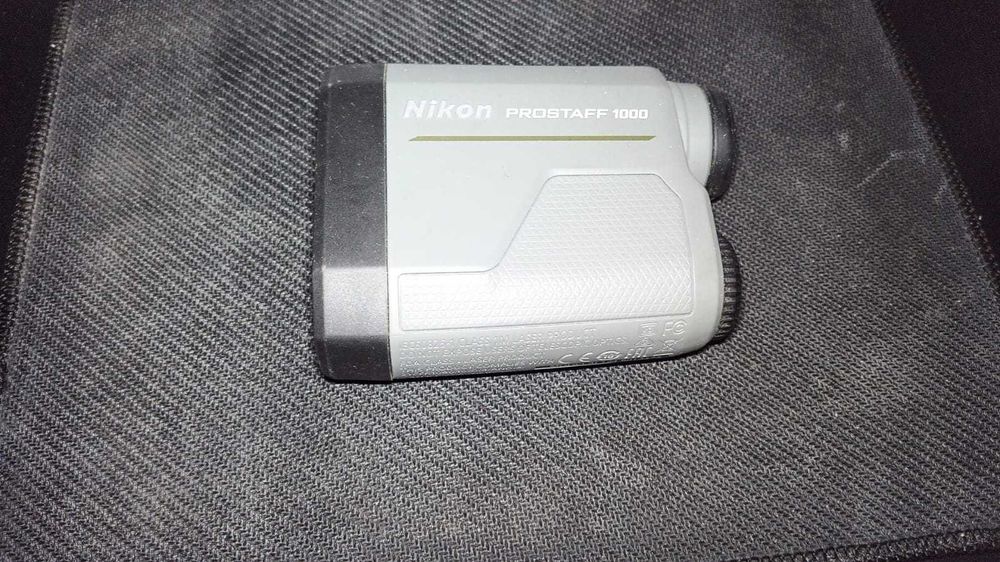 Далекомір Nikon Prostaff 1000