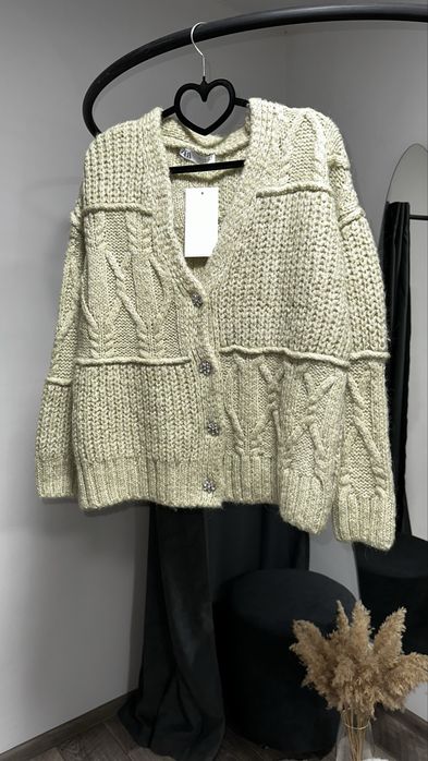 Кардиган у стилі печворк Zara