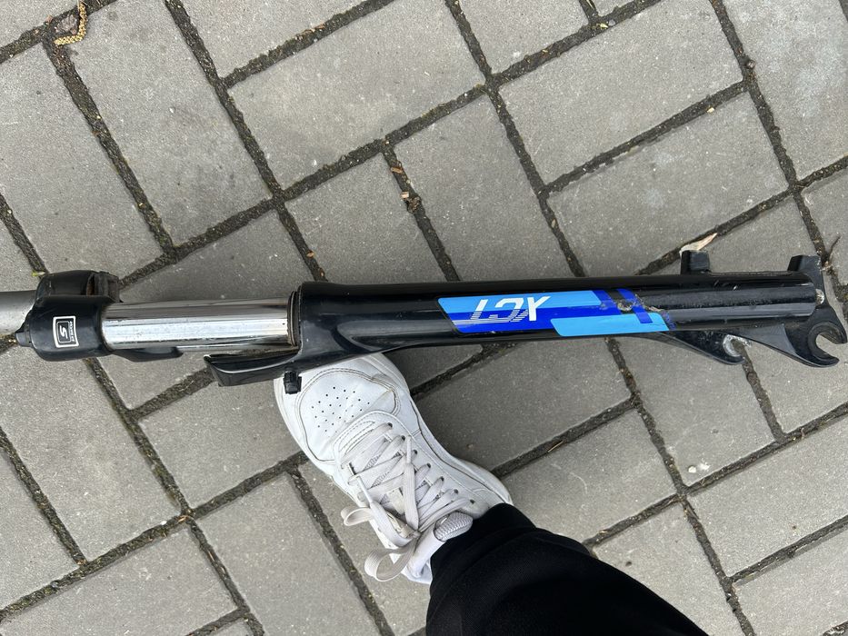 Продам вилку до велосипеда Suntour