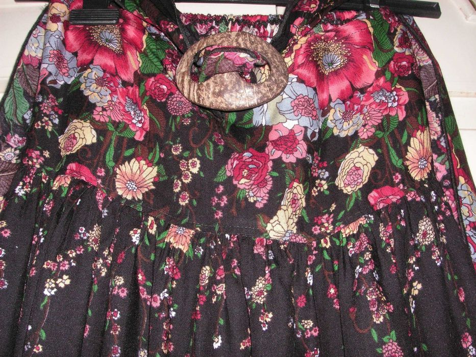 Vestido Verão com Aplicação e Alças e Vestido Castanho