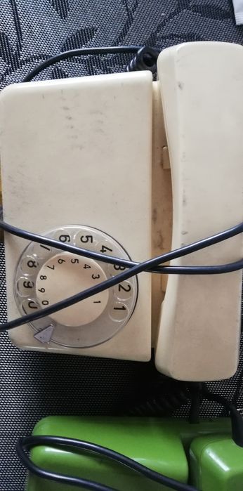 Stary telefon stacjonarny