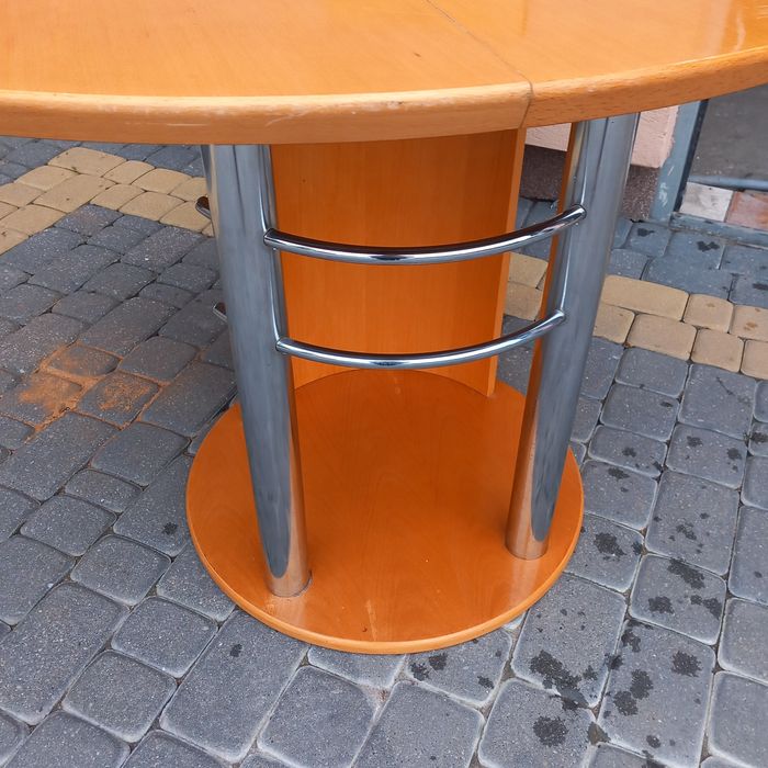 Stół  okrągły  razkładany