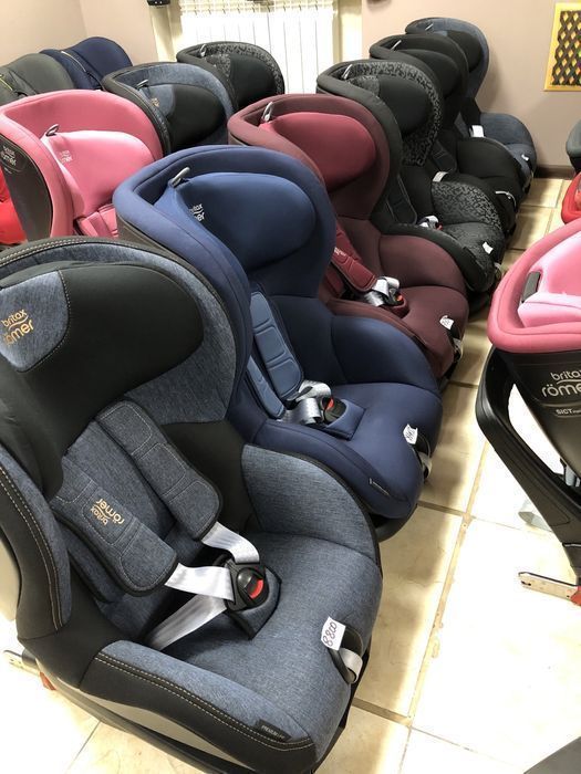 Автокрісла Шоурум Cybex Britax Recaro Maxi Cosi Автолюлька бустер