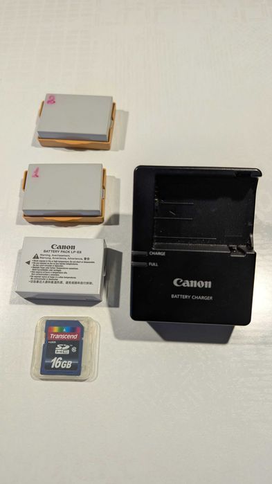 Фотоапарат Canon 650D+Сумка+ 2 об'єктива + 2 додаткові батареї