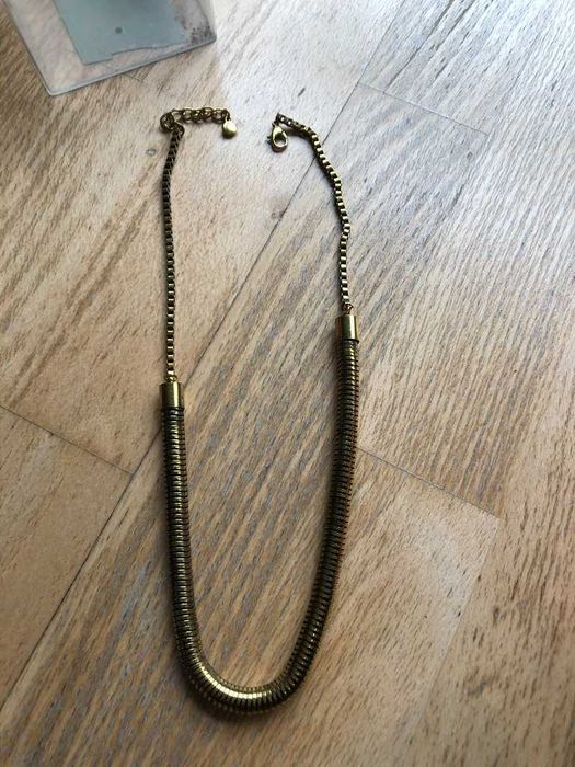 colar dourado nunca usado massimo dutti