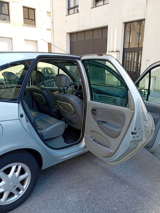 Renout Scenic 1.9 dci impecável de tudo ..pode trazer mecânico dá sua confiança