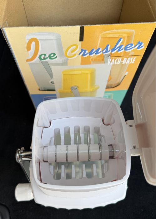 Triturador de Gelo Manual (Novo, com Caixa)
