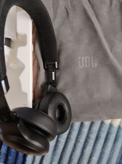 Bluetooth навушники JBL Live 675NC