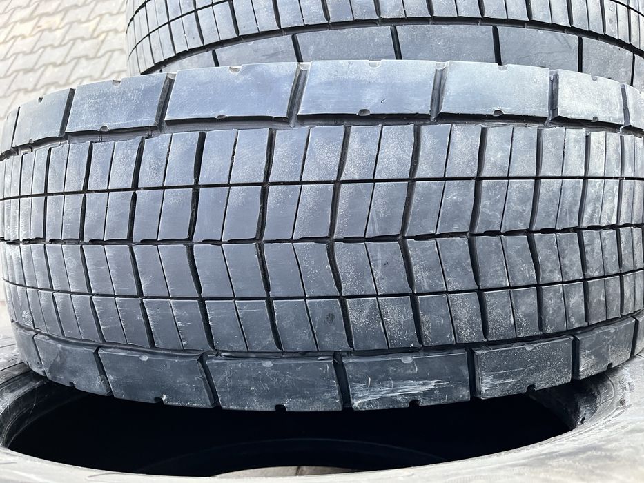 Komplet opon 295/55R22.5 Continental HD3