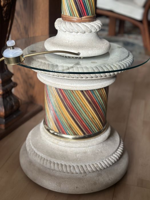 Unikatowa lampa ze stolikiem. Wlochy lata 80-te. Piaskowiec.