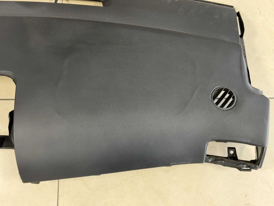 Торпедо (панель верхняя) Toyota Avensis 2003-2009