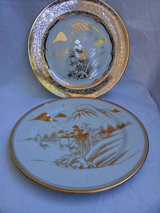Par de Pratos Decorativos Porcelana Dourada — Fabricado em Macau