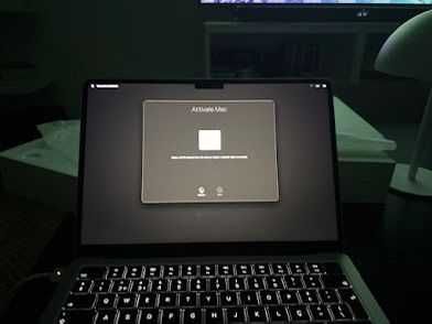 MacBook air 13" M4 24Gb RAM 512Gb ROM