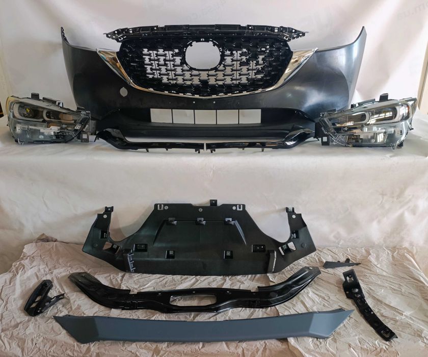 Решітка радіатора Mazda CX5 2022