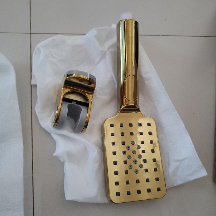 Torneira de banheira / duche nova em dourado