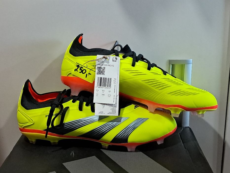 Buty Piłkarskie Korki Adidas Predator Pro FG