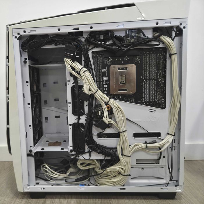 PC Desktop Intel Core i7 7800X + ASUS Prime X299-Deluxe + ASUS ROG Strix GTX 1080 Ti + 32GB G.Skill Trident Z RGB