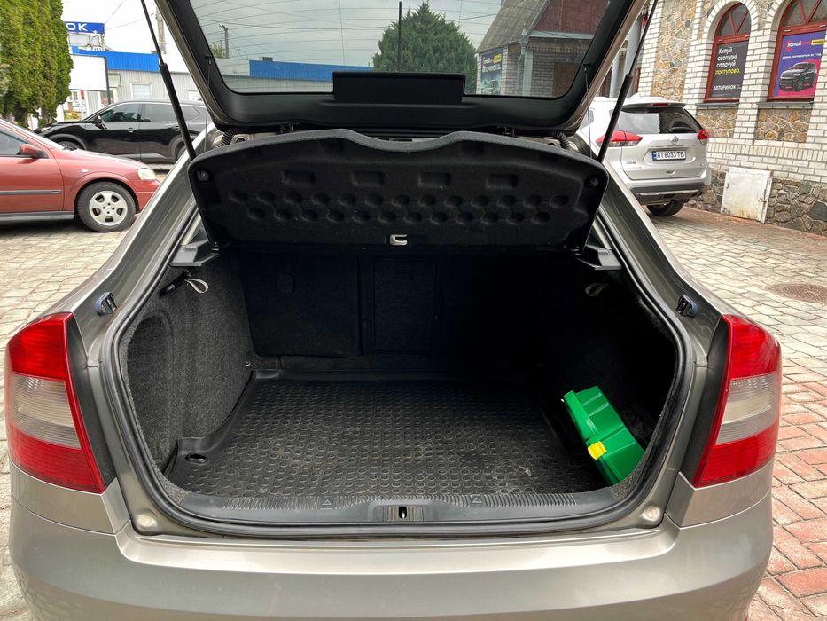 Skoda Octavia 2010 VIN TMBBK41Z6AB151664 фото оголошення 4 з 23