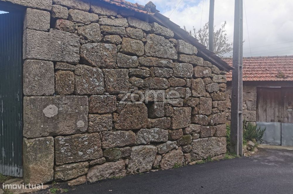 Quinta, construções em pedra, linha de água, Canelas Penafiel Porto