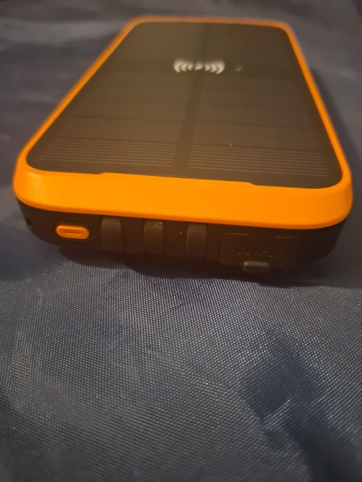 Powerbank solar portátil de alta capacidade (38.800 mAh / 3.7V)