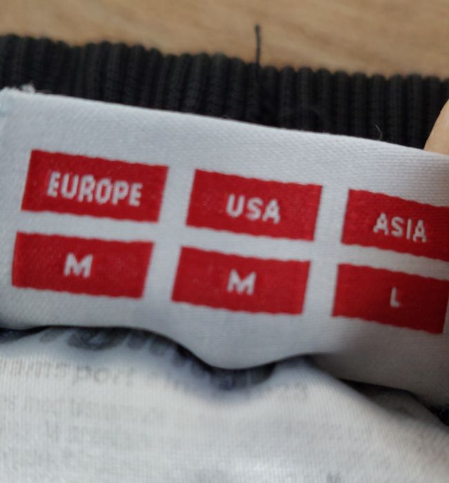 Spodnie  męskie sportowe Hummel M