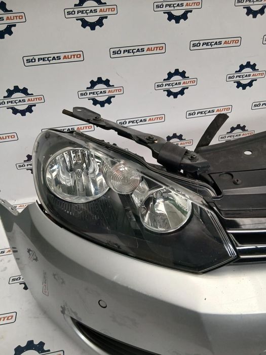 FAROL DIREITO CINZENTO VOLKSWAGEN GOLF VI 1.6TDI CR ANO: 2011