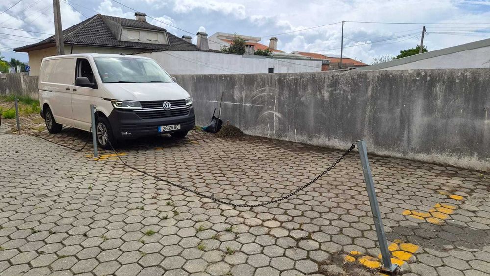 Arrendamento de garagem na Rua Escola de Vila Chã, 239 Gaia