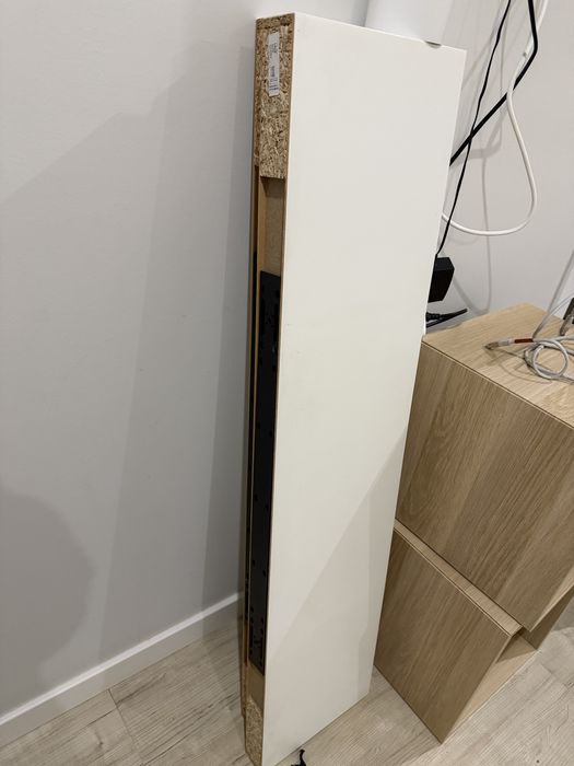 Estante branca parede Ikea