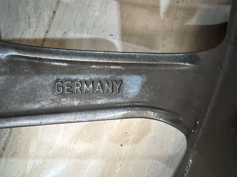 Vende-se Jantes Especiais 19” 5 porcas