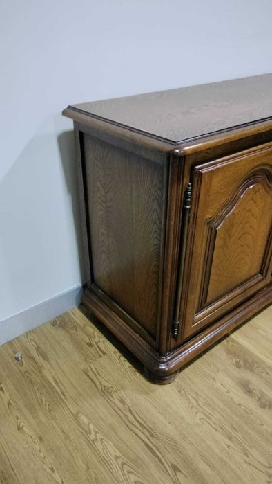 Móvel de sala em madeira maciça