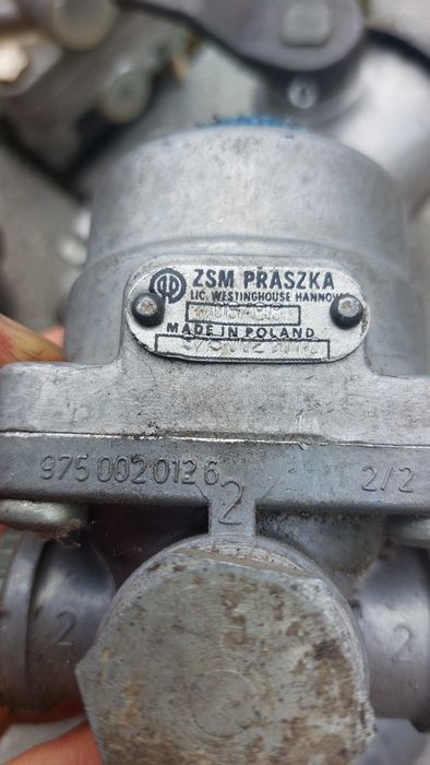 Zawór główny hamulca samochodu Tatra 815 nowy.