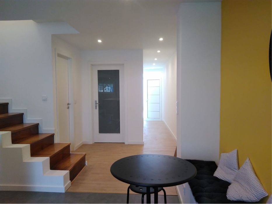 Quarto disponivel para estudante a 200m do ISEP e a 100m da Escola Superior de Saúde.