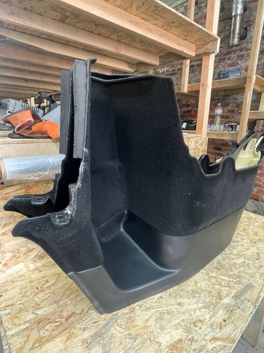 Обшивка багажника Tesla Y