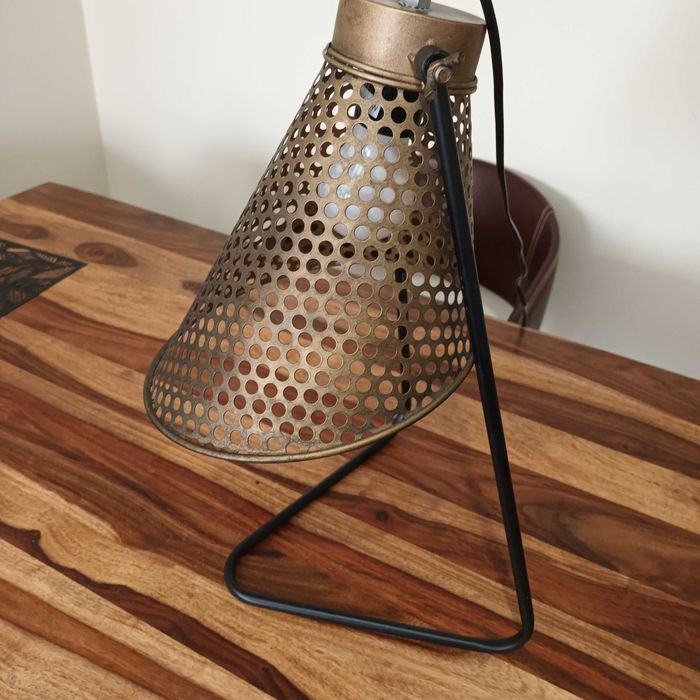Title: AREA Store "Cloche" Industrial Table Lamp