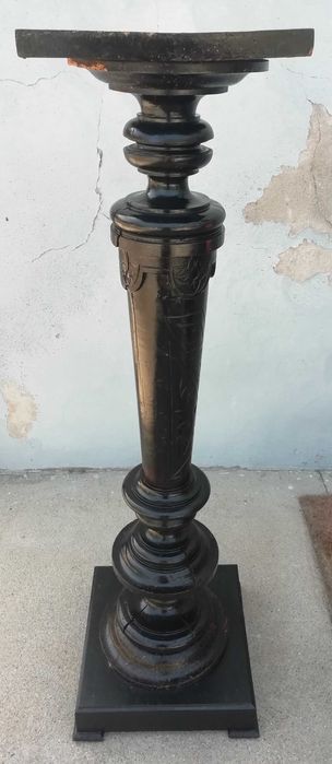 Coluna de madeira para estátuas/vasos