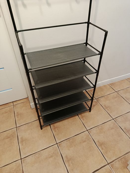 Regał na buty z wieszakami