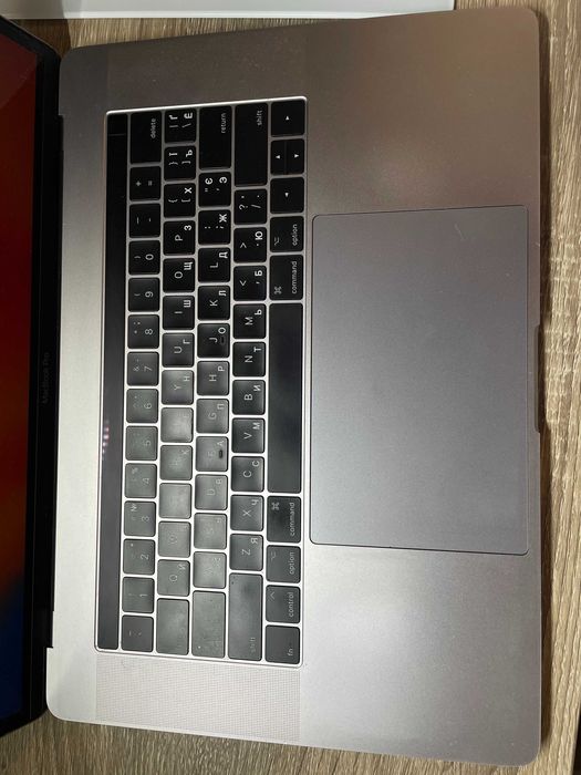 MacBook Pro 15” (2017) i7 / 16GB RAM / 512GB SSD - do naprawy