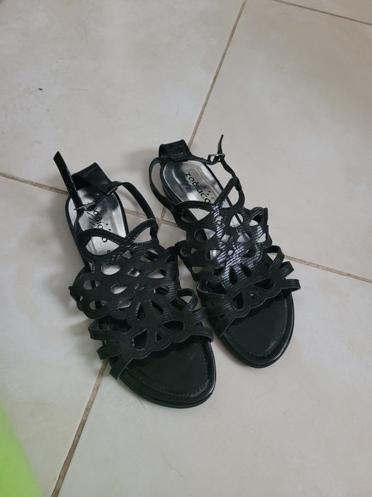 Sandały ażurowe 37 skóra na płaskim obcasie Zodiaco