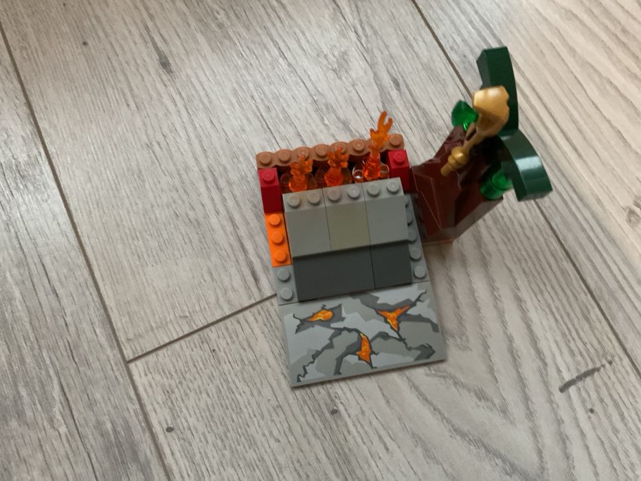 LEGO Juniors 10722 Starcie z wężem