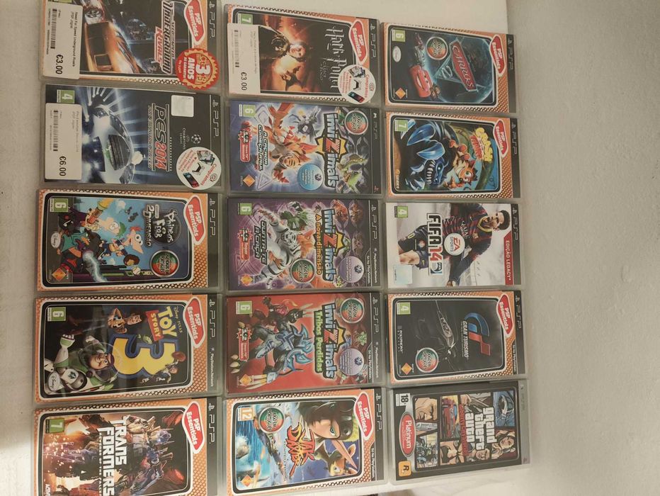 Consola PSP como nova + bolsa + carregador + 15 jogos